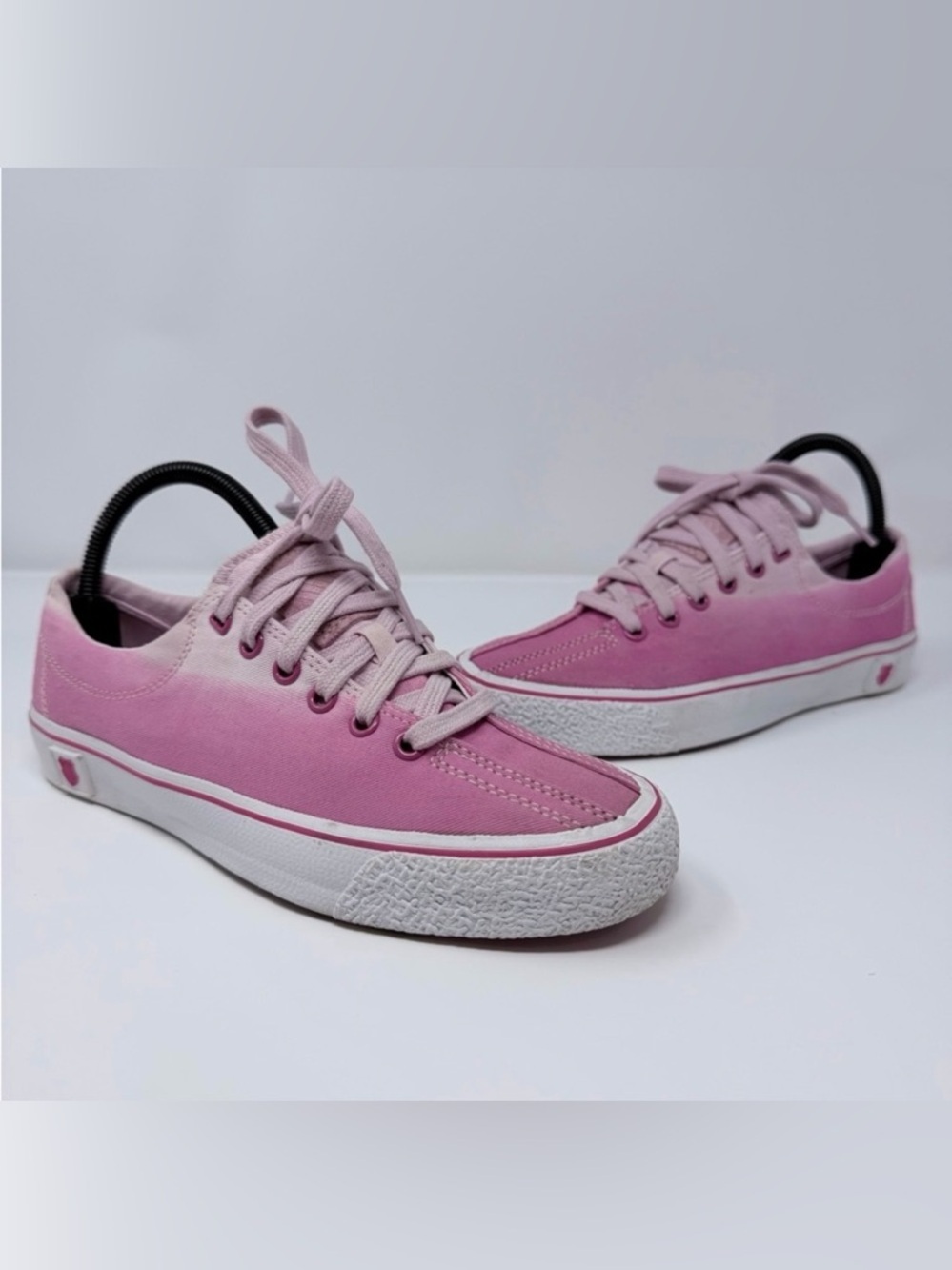K-Swiss Pink Canvas Sneakers Women’s Size 7.5 Low Top Lace Up Casual Shoes
